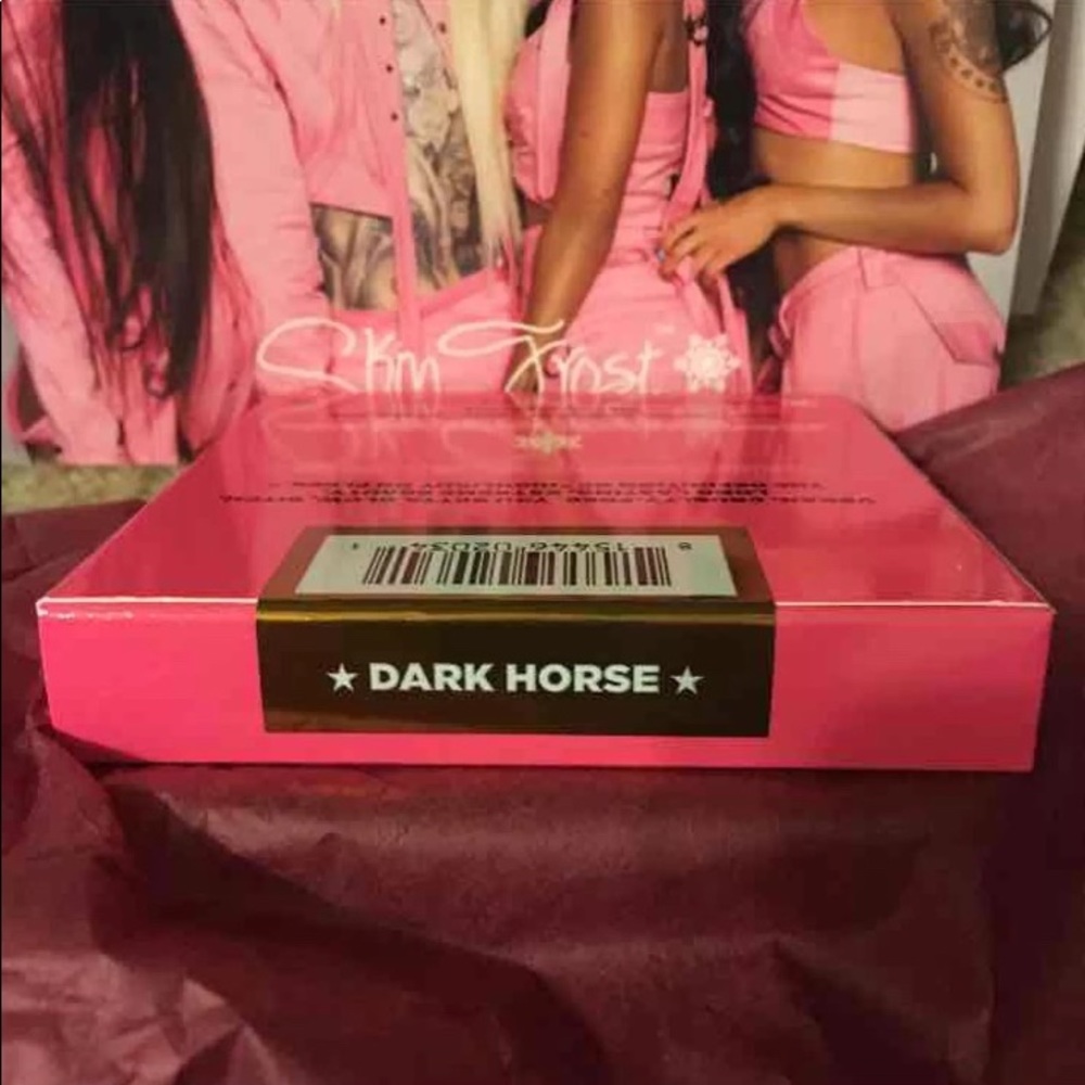 Jeffree star dark horse highlighter